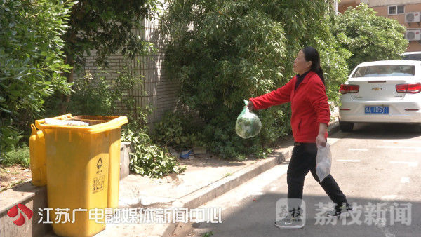 混装严厉、分类率低 垃圾分类岂能“走过